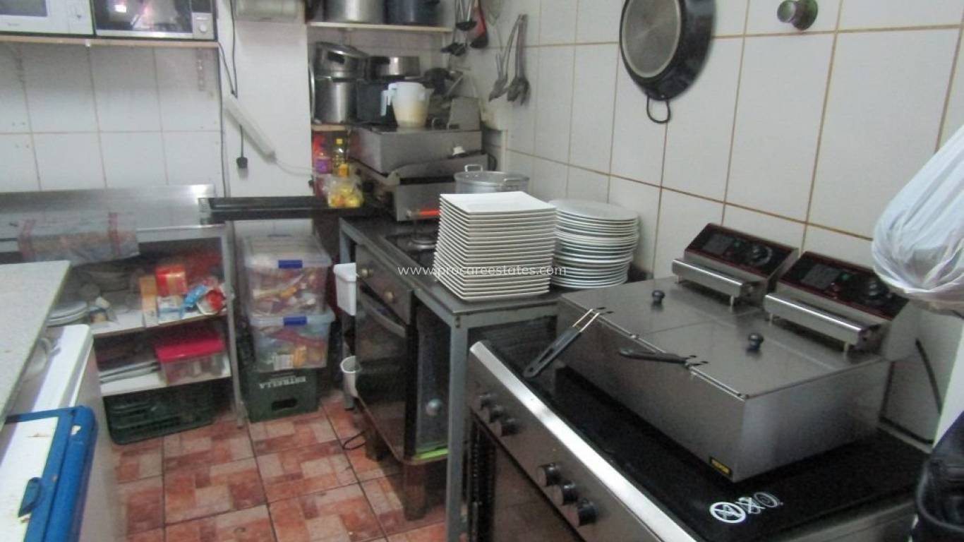 Resale - Commercial property - Los Montesinos