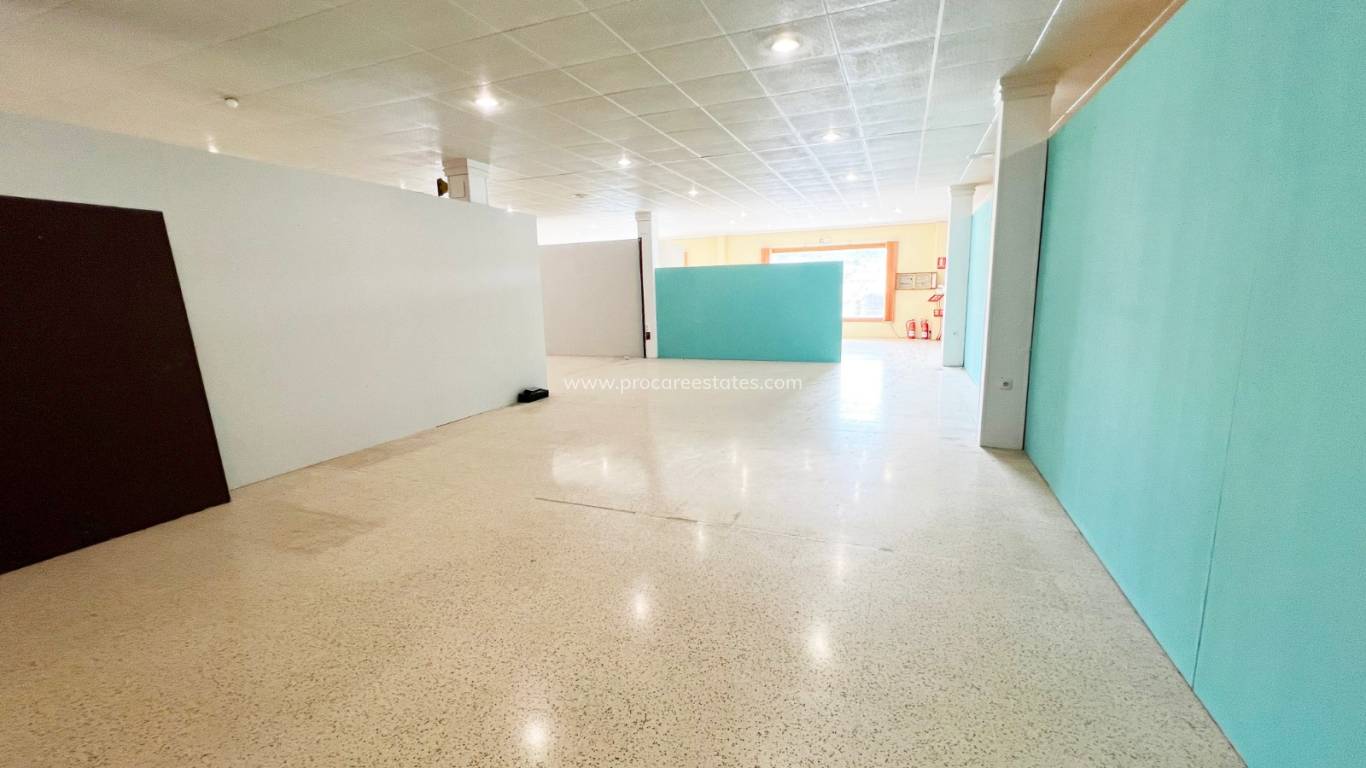 Alquiler a largo plazo - Propiedad comercial - Hondon De Los Frailes