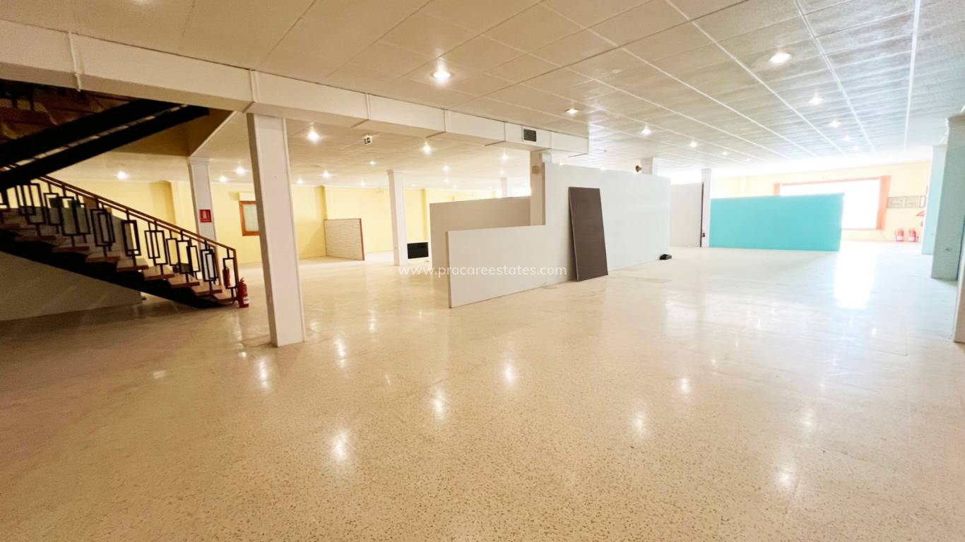 Alquiler a largo plazo - Propiedad comercial - Hondon De Los Frailes