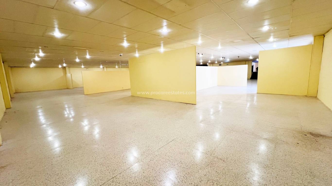 Alquiler a largo plazo - Propiedad comercial - Hondon De Los Frailes