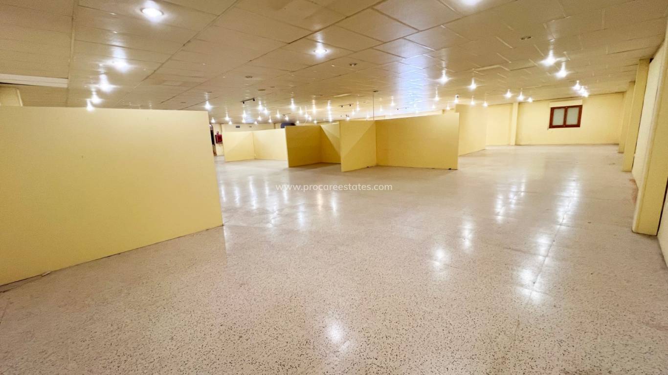 Alquiler a largo plazo - Propiedad comercial - Hondon De Los Frailes