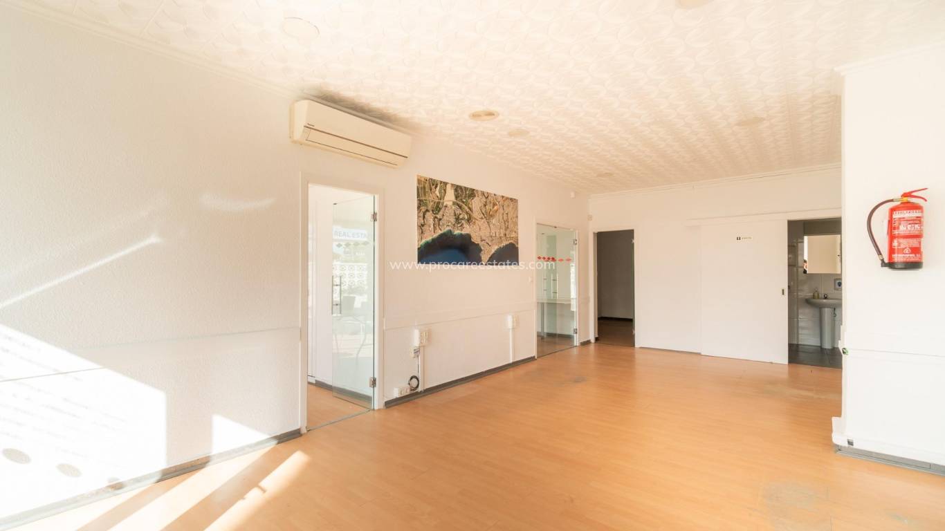 Alquiler a largo plazo - Propiedad comercial - Orihuela Costa - La Zenia