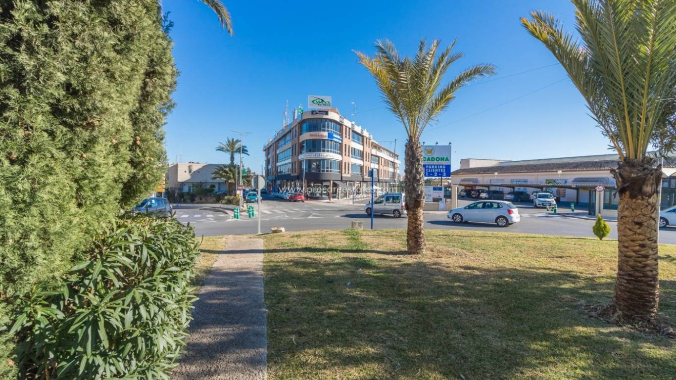 Alquiler a largo plazo - Propiedad comercial - Orihuela Costa - Playa Flamenca