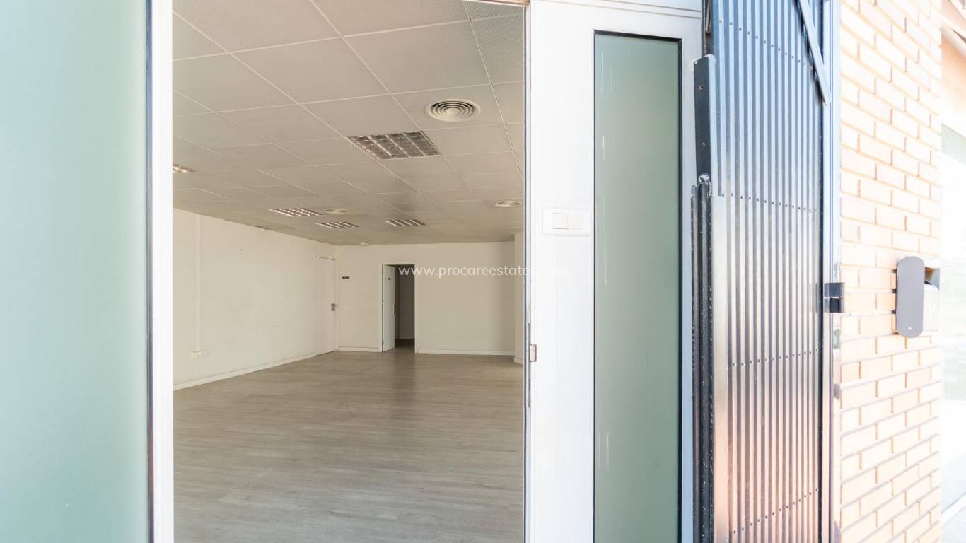 Alquiler a largo plazo - Propiedad comercial - Orihuela Costa - Playa Flamenca