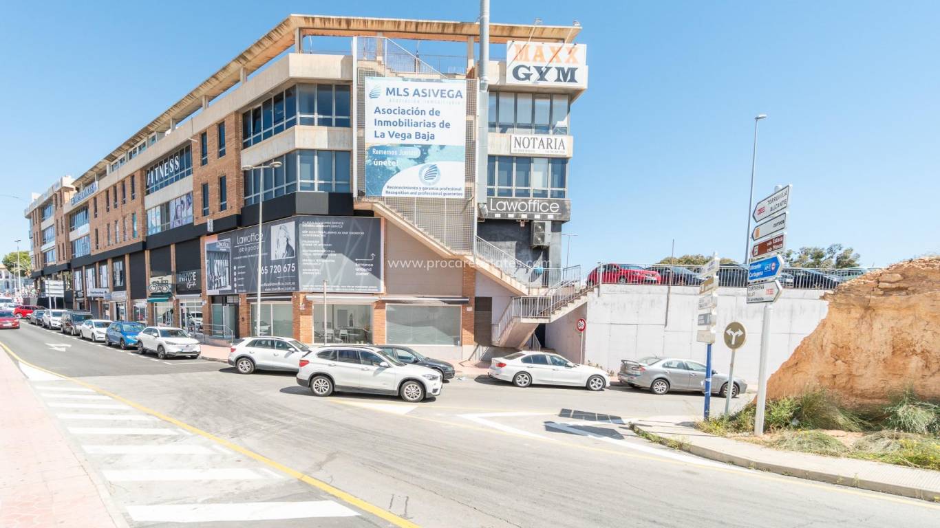 Alquiler a largo plazo - Propiedad comercial - Orihuela Costa - Playa Flamenca