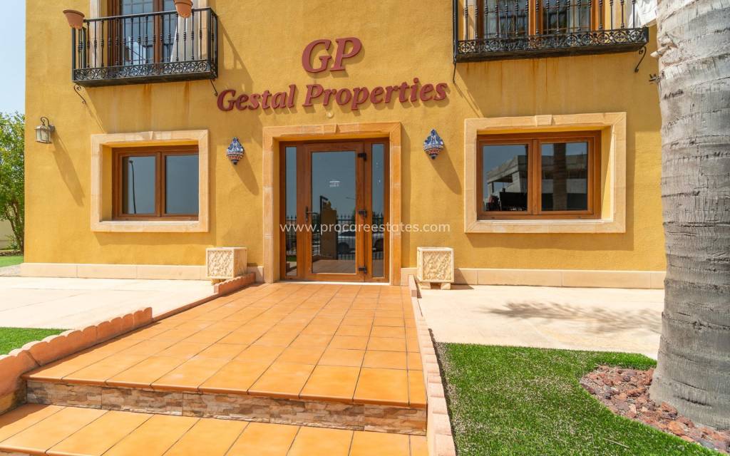 Alquiler a largo plazo - Propiedad comercial - Orihuela Costa - Villamartin