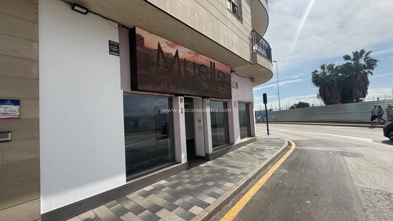 Alquiler a largo plazo - Propiedad comercial - Torrevieja - Paseo maritimo