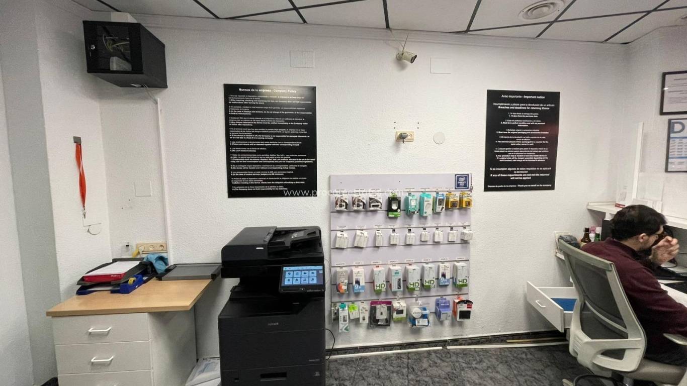 Alquiler a largo plazo - Propiedad comercial - Torrevieja - Torrevieja Center