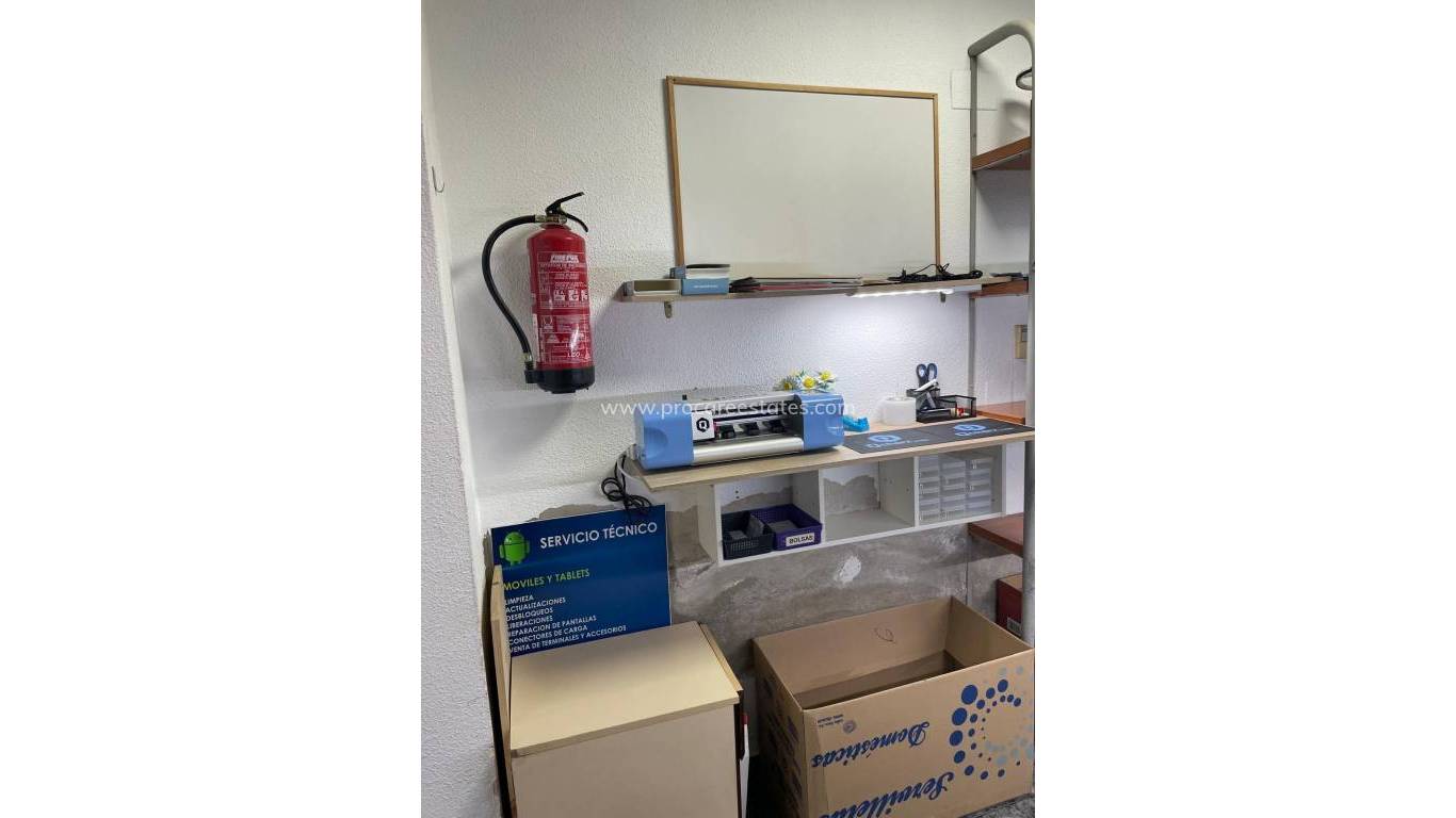 Alquiler a largo plazo - Propiedad comercial - Torrevieja - Torrevieja Center