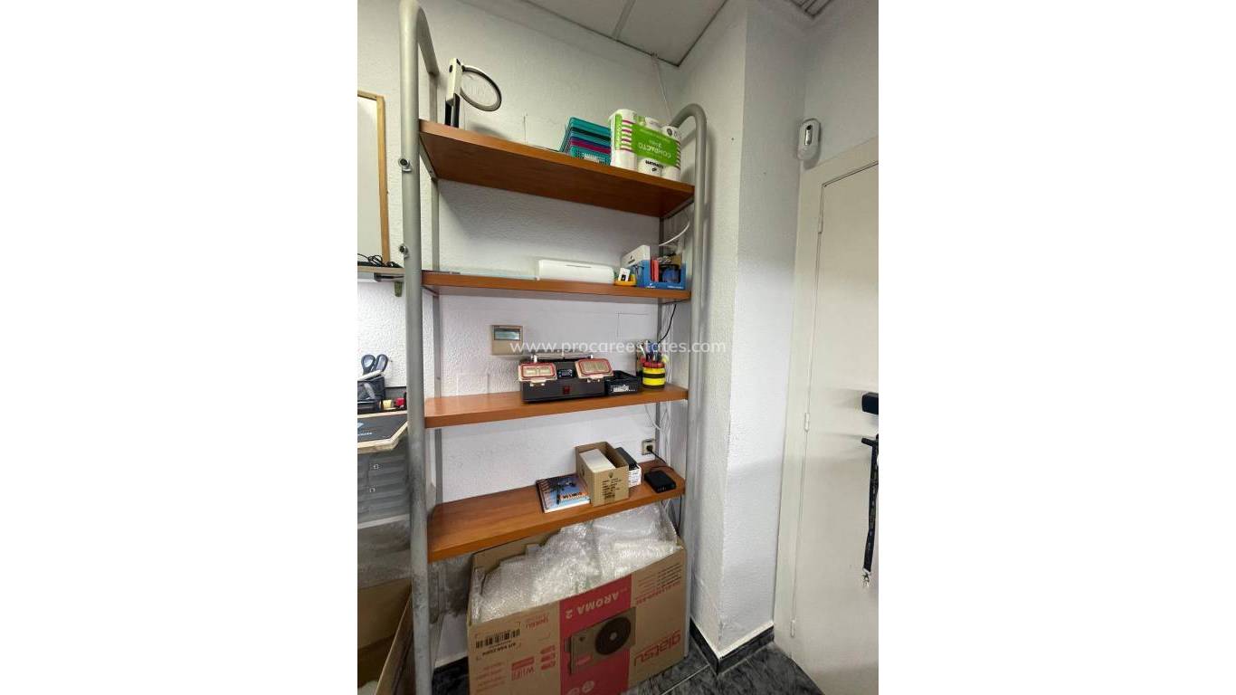 Alquiler a largo plazo - Propiedad comercial - Torrevieja - Torrevieja Center