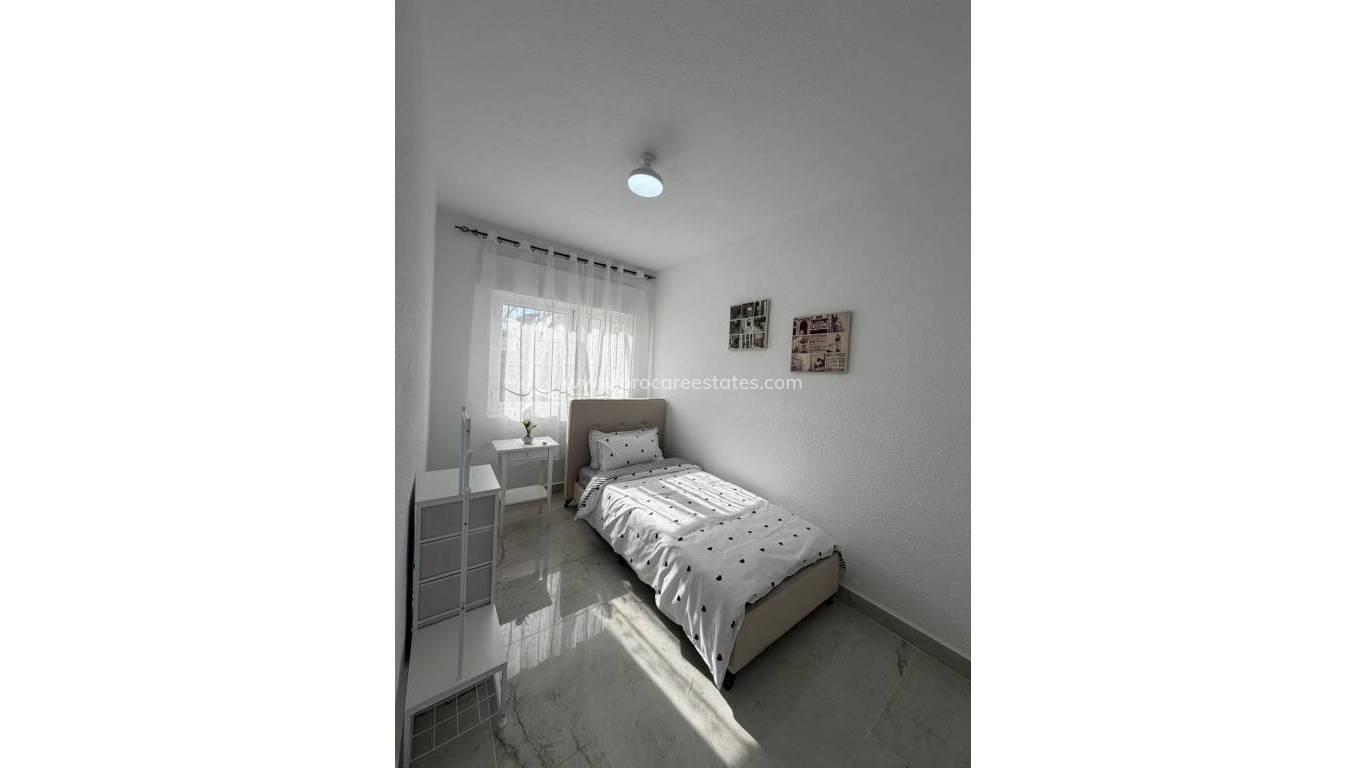 Alquiler a largo plazo - Villa - Torrevieja - Los Balcones - Los Altos del Edén