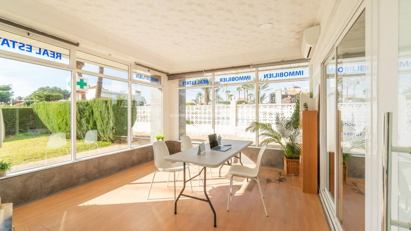 Lange termijn verhuur - Commercieel vastgoed - Orihuela Costa - La Zenia