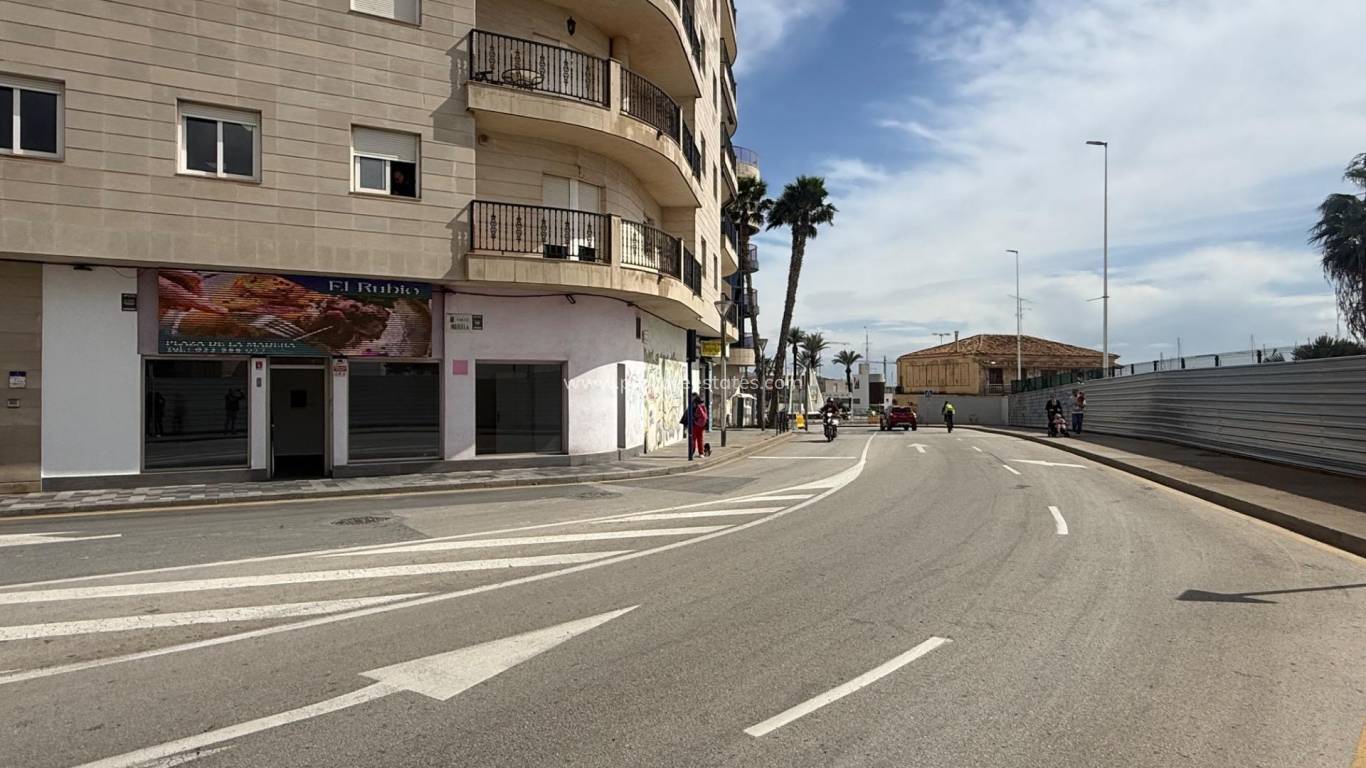 Lange termijn verhuur - Commercieel vastgoed - Torrevieja - Paseo maritimo