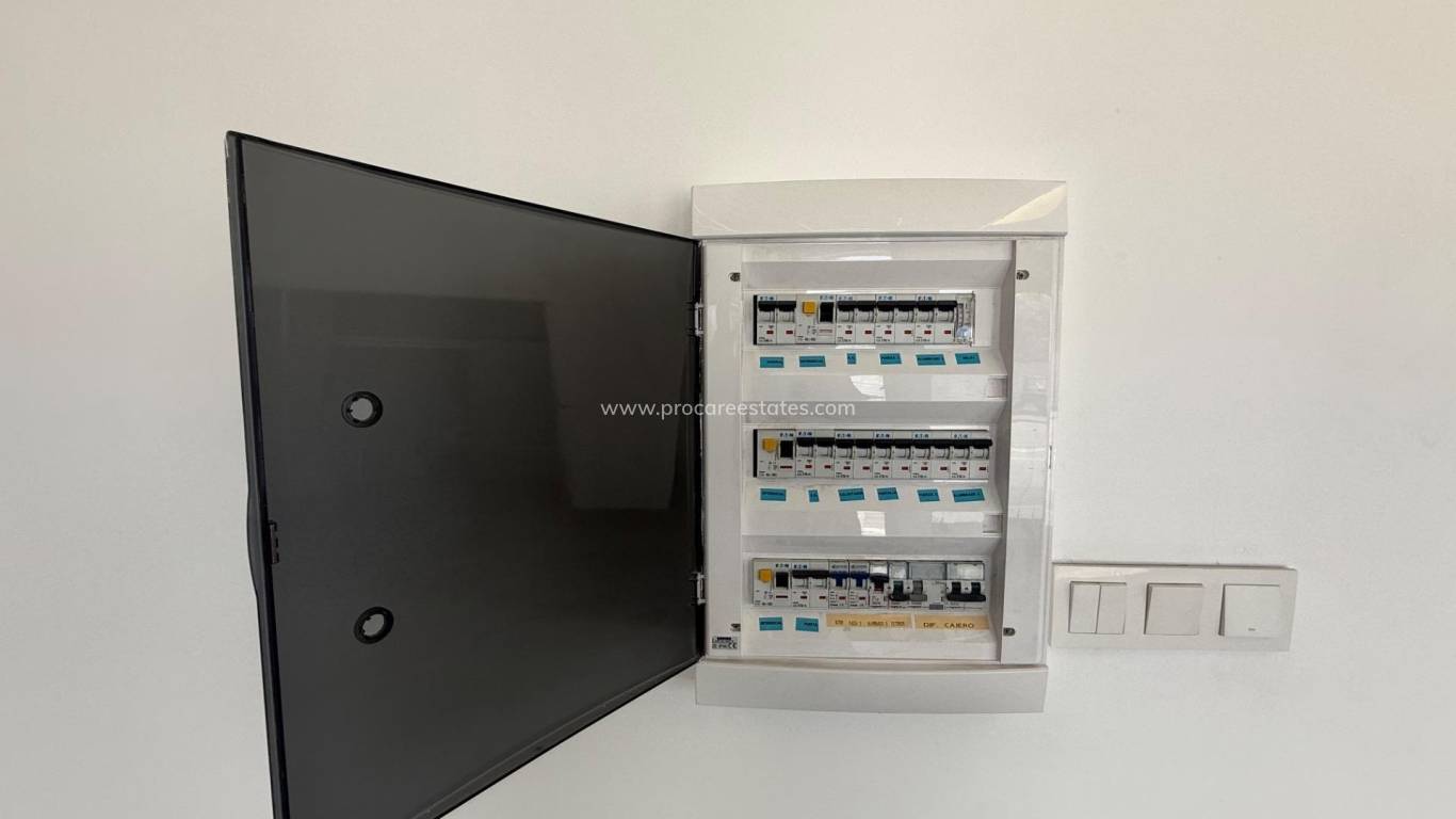 Lange termijn verhuur - Commercieel vastgoed - Torrevieja - Paseo maritimo