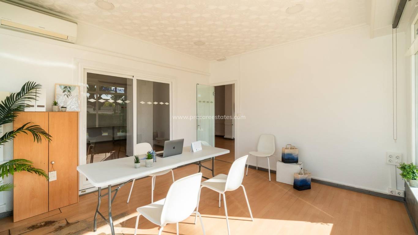 Long time Rental - Commercial property - Orihuela Costa - La Zenia