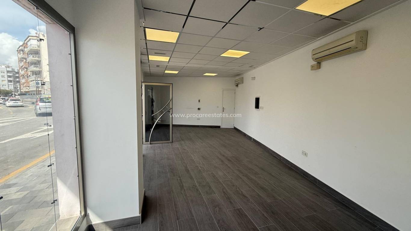 Long time Rental - Commercial property - Torrevieja - Paseo maritimo