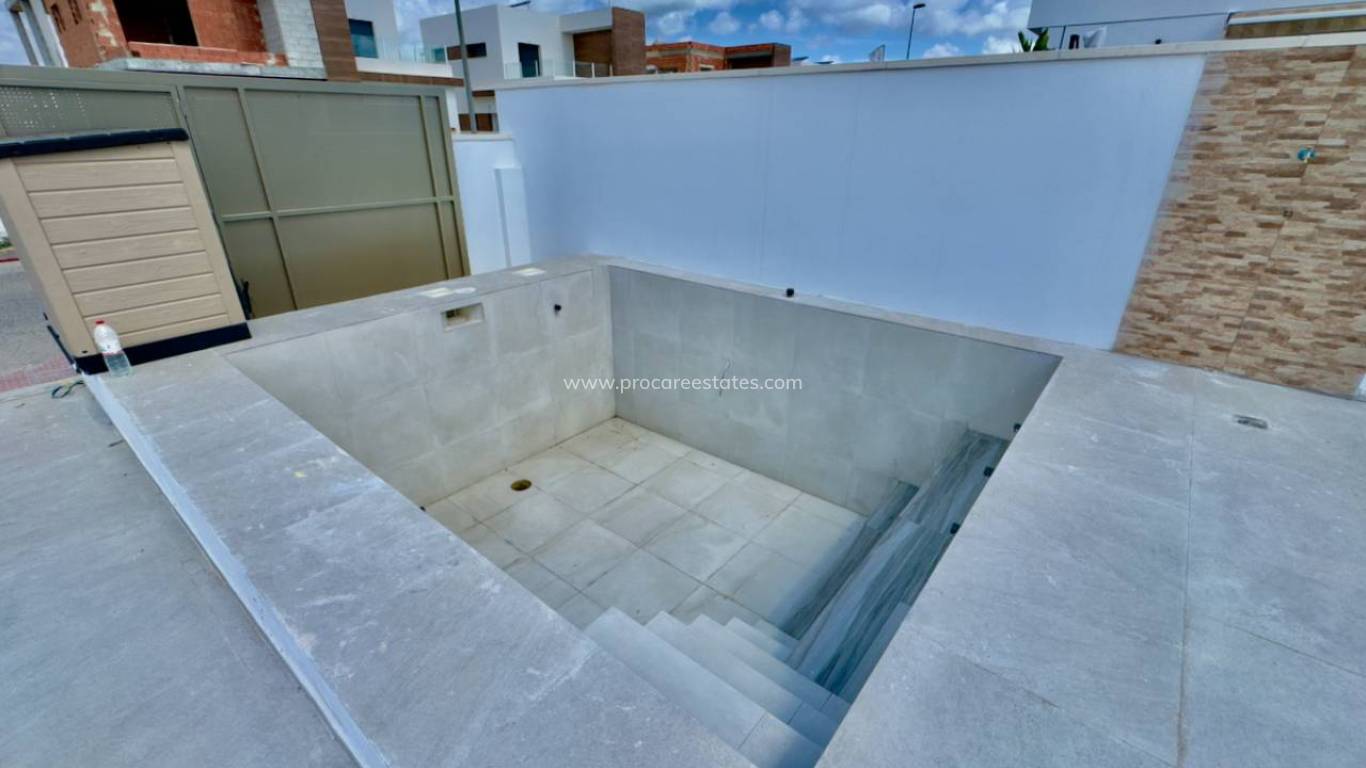 Neubau - Villa - Daya Nueva