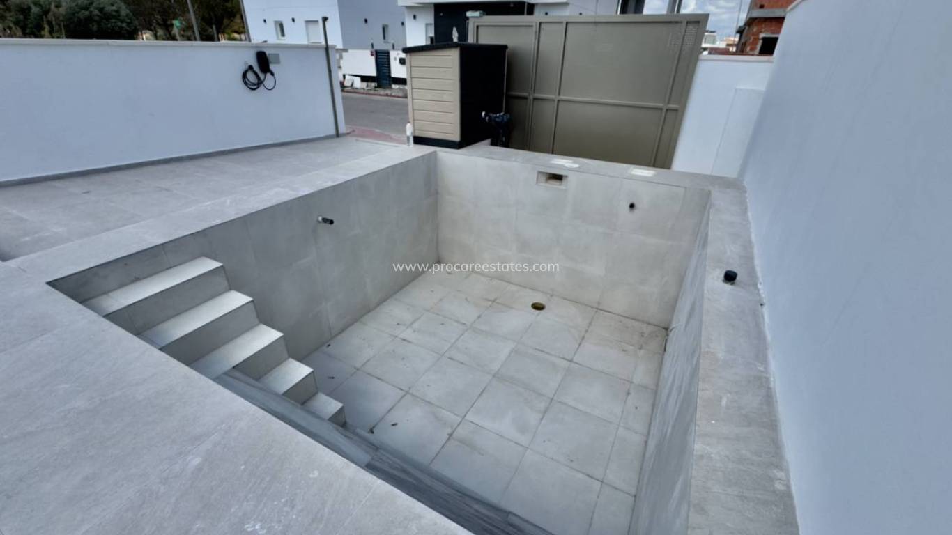 Neubau - Villa - Daya Nueva