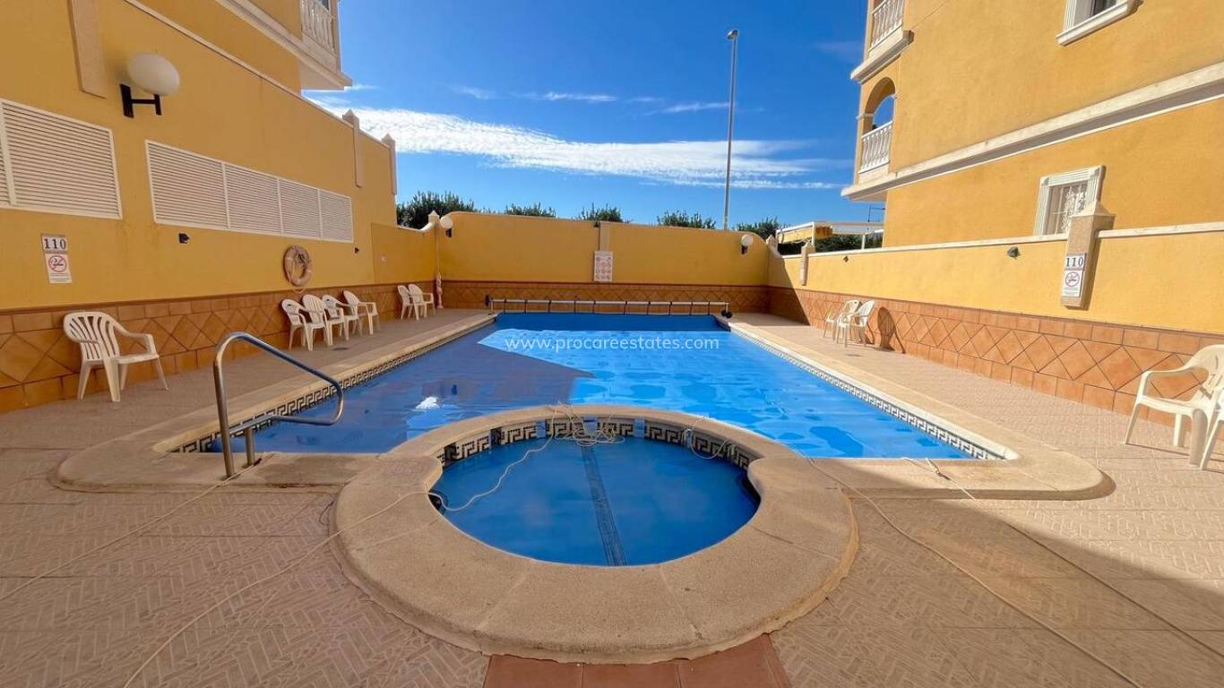 Resale - Apartment - Algorfa
