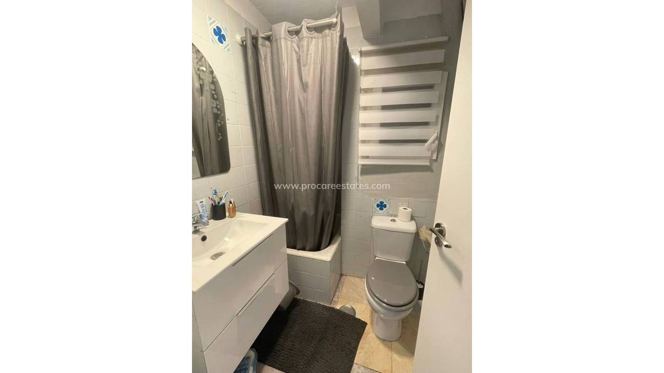 Resale - Apartment - Alicante - Virgen del Remedio-Parque lo Morant