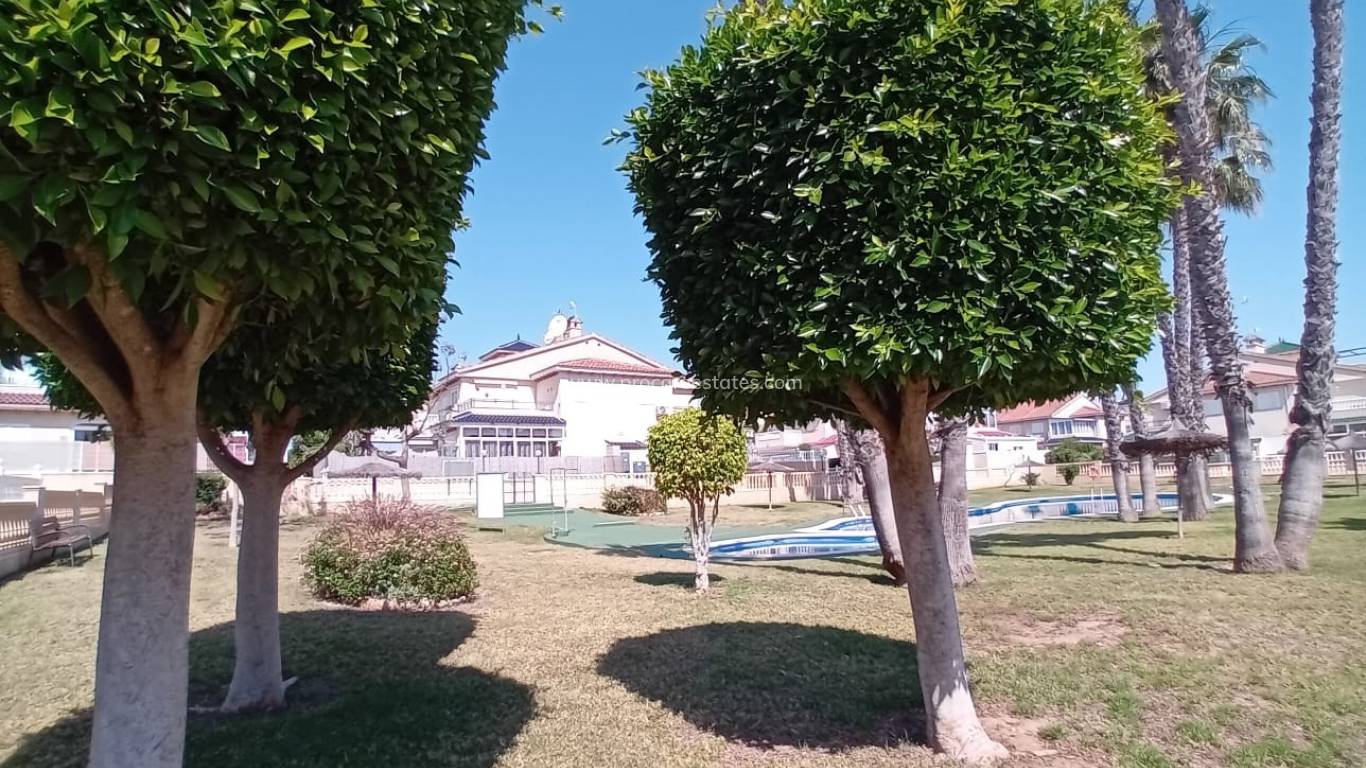 Resale - Apartment - Alicante