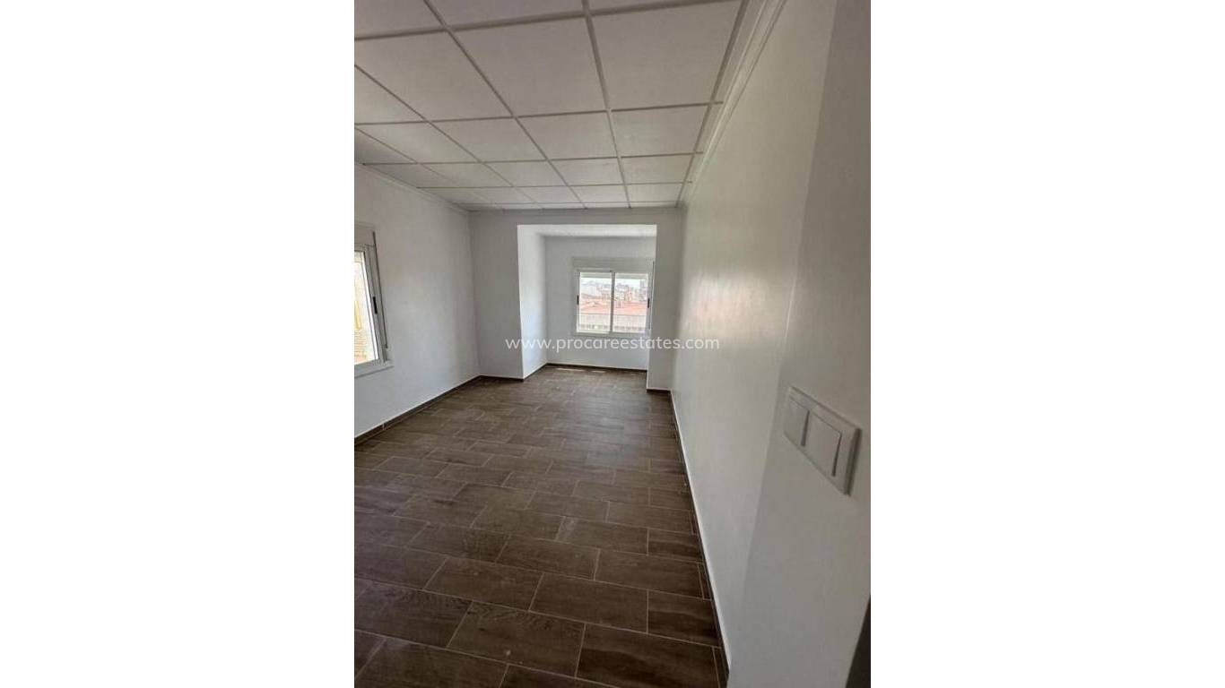 Resale - Apartment - Almoradi - Centro urbano 2