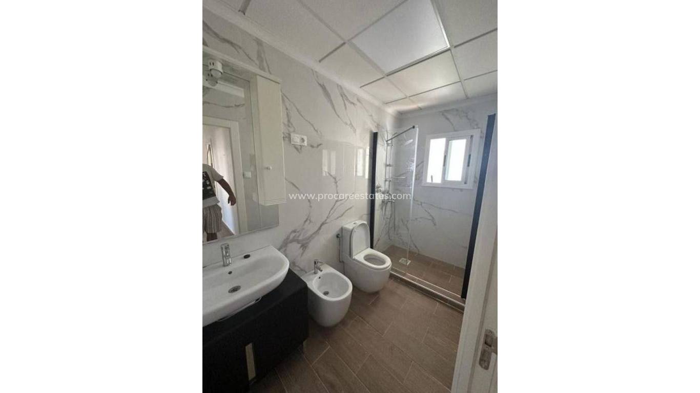 Resale - Apartment - Almoradi - Centro urbano 2