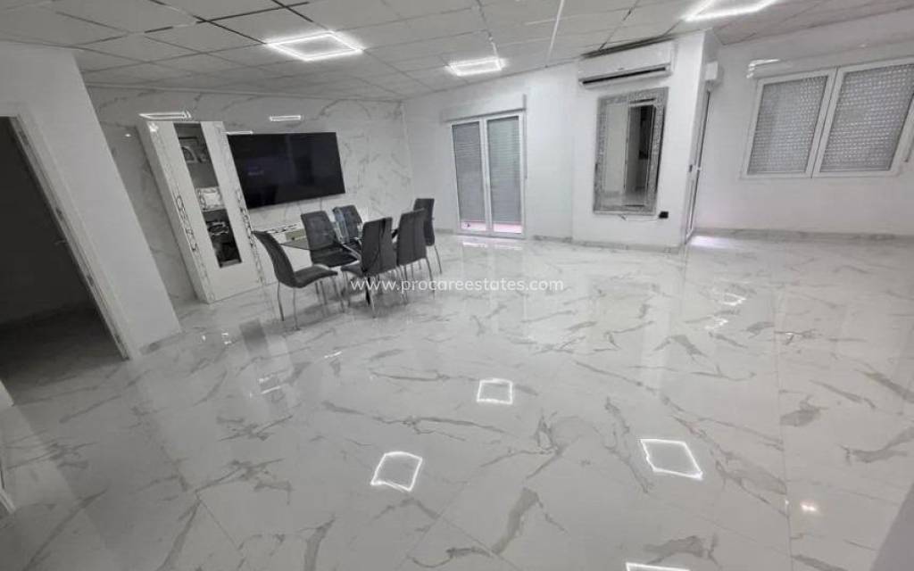 Resale - Apartment - Almoradi - Centro urbano 2