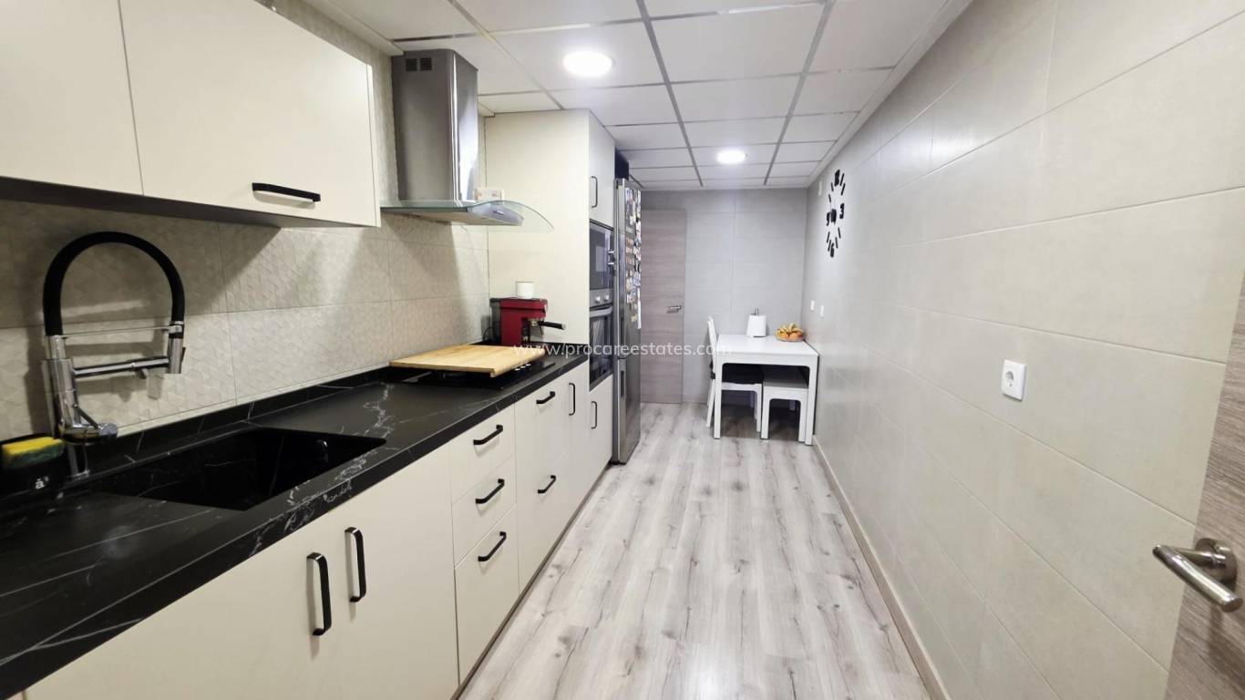 Resale - Apartment - Almoradi - Centro urbano 2