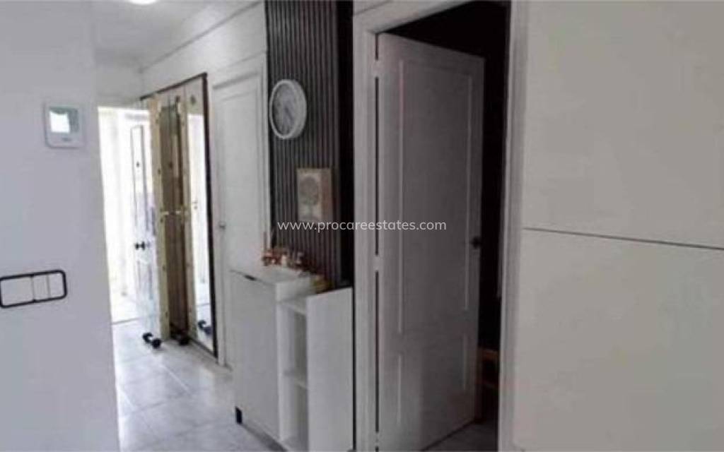 Resale - Apartment - Benidorm - Avenida Beniarda