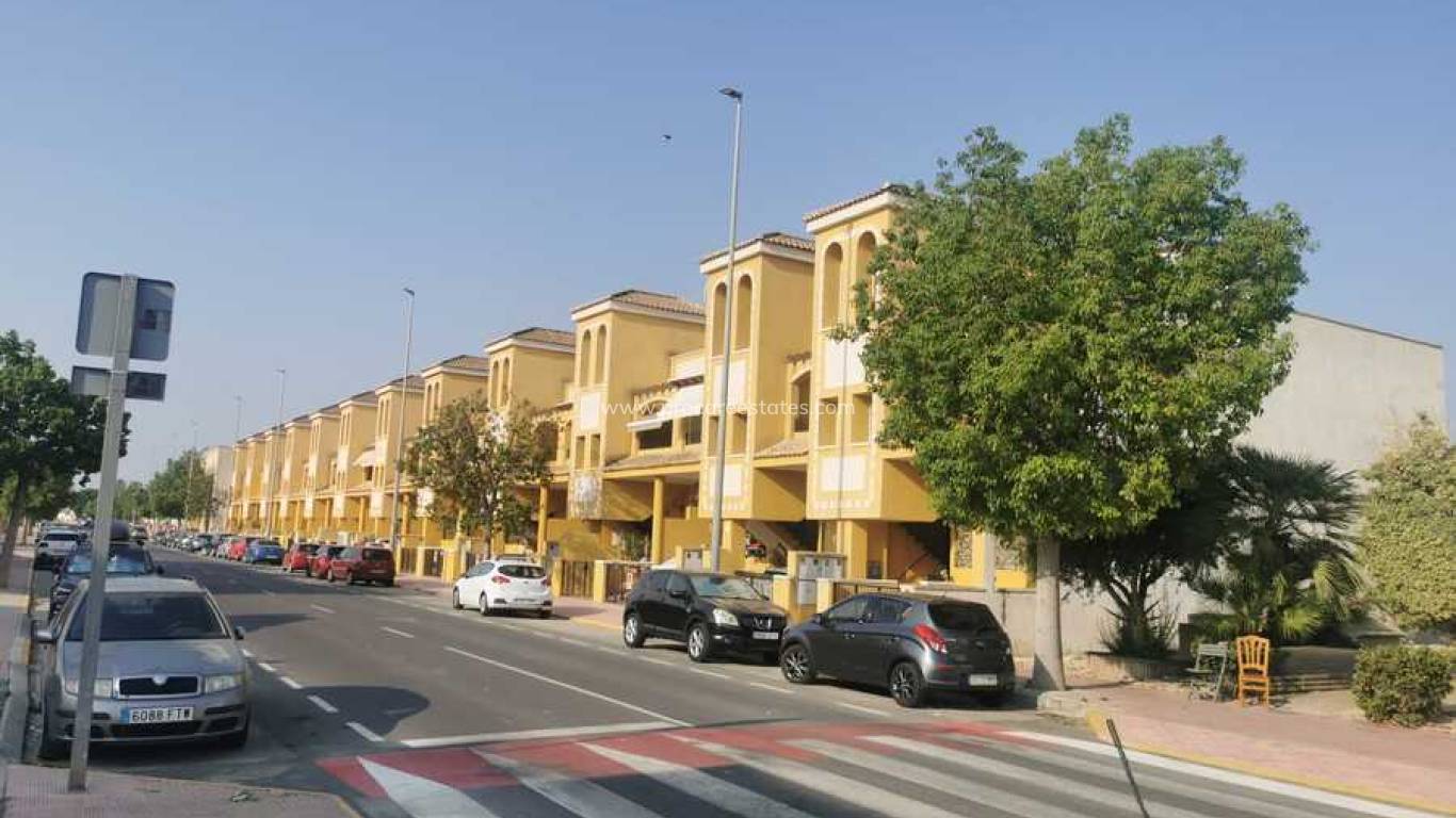 Resale - Apartment - Daya Nueva