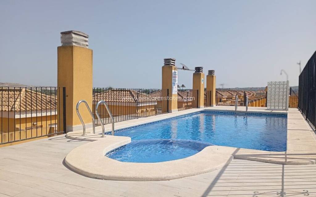 Resale - Apartment - Daya Nueva