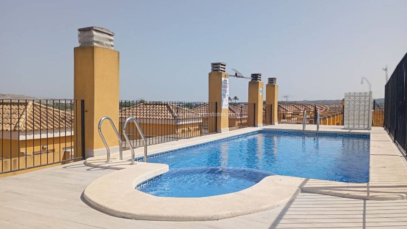 Resale - Apartment - Daya Nueva