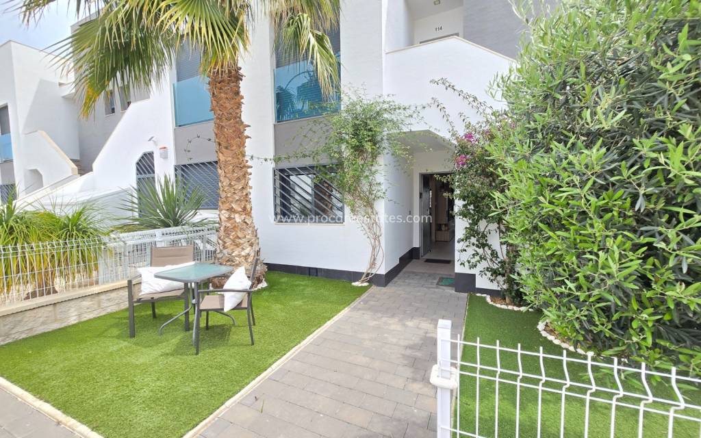 Resale - Apartment / Flat * - Orihuela Costa * - Punta Prima *