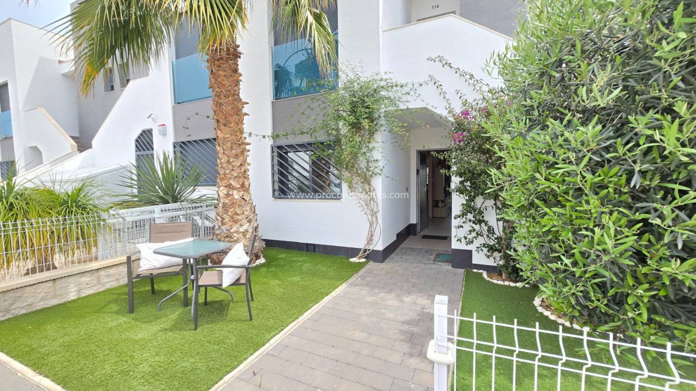 Resale - Apartment / Flat * - Orihuela Costa * - Punta Prima *