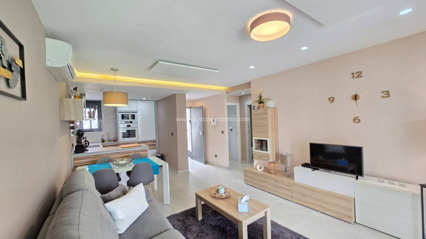 Resale - Apartment / Flat * - Orihuela Costa * - Punta Prima *