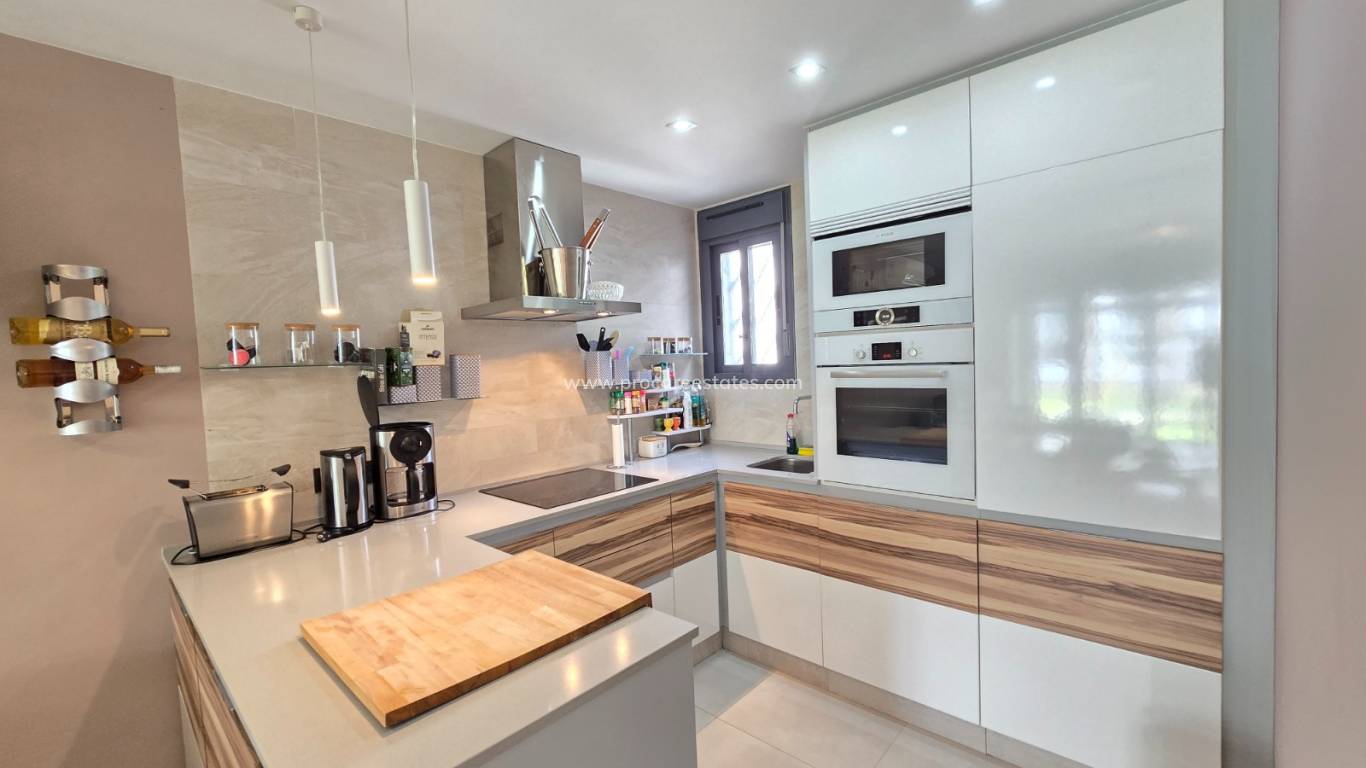 Resale - Apartment / Flat * - Orihuela Costa * - Punta Prima *