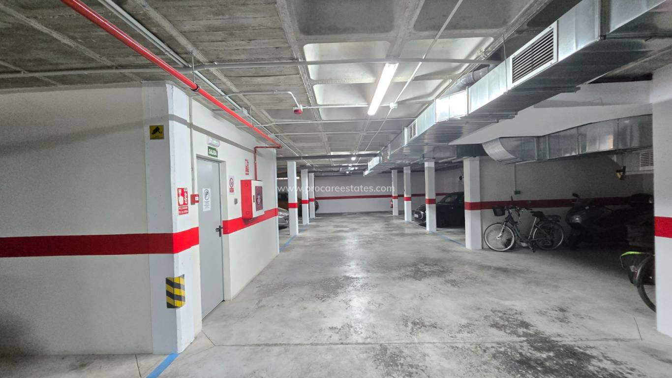 Resale - Apartment / Flat * - Orihuela Costa - Villamartín *