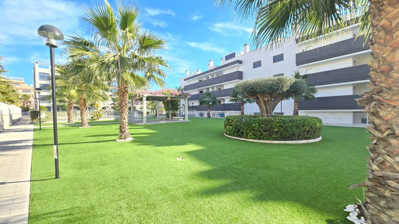 Resale - Apartment / Flat * - Orihuela Costa - Villamartín *