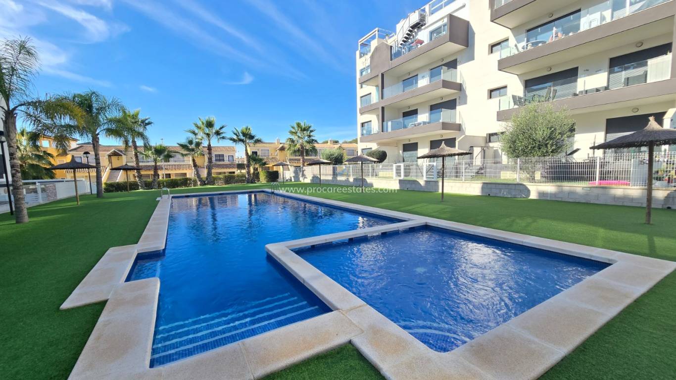 Resale - Apartment / Flat * - Orihuela Costa - Villamartín *