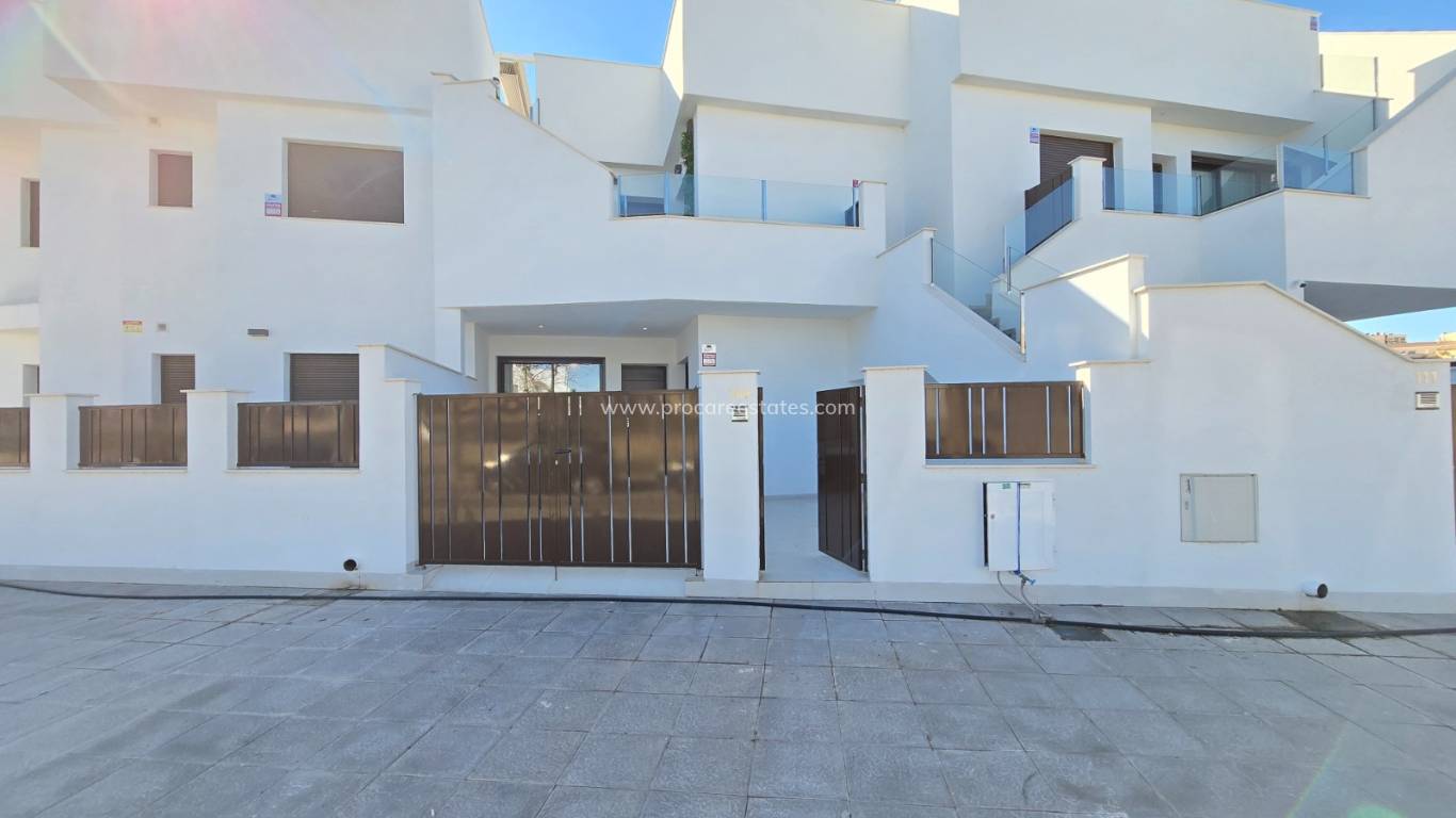 Resale - Apartment / Flat * - Pilar de la Horadada *