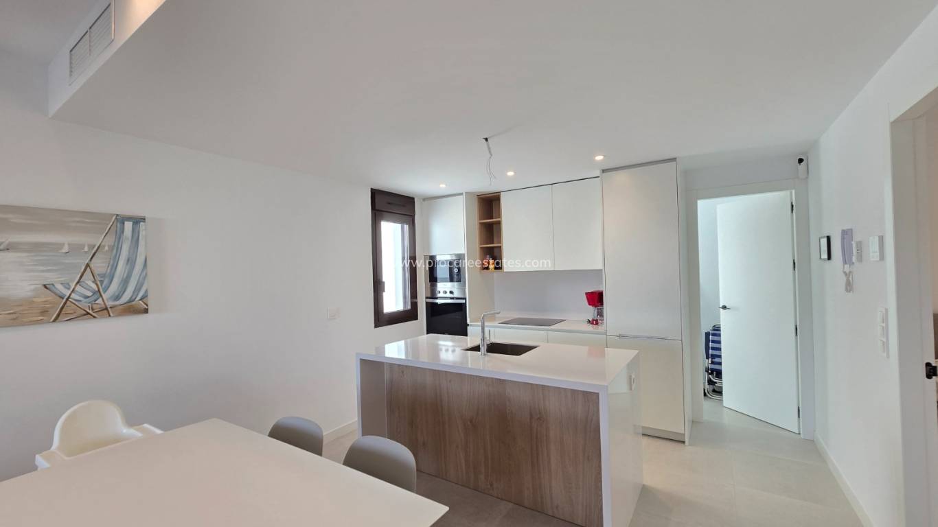 Resale - Apartment / Flat * - Pilar de la Horadada *