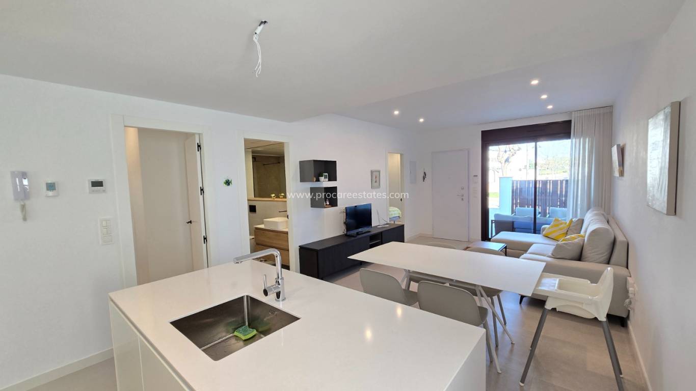 Resale - Apartment / Flat * - Pilar de la Horadada *