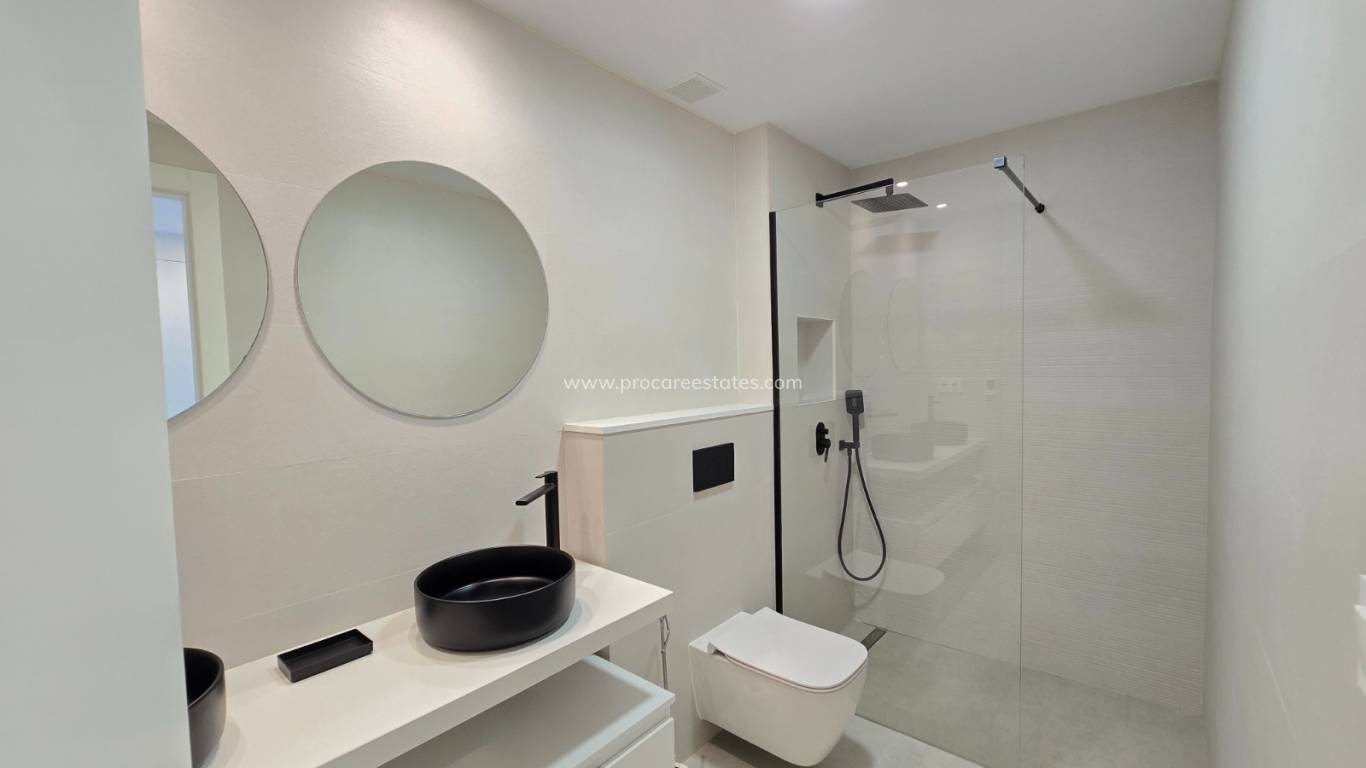 Resale - Apartment / Flat * - Pilar de la Horadada *