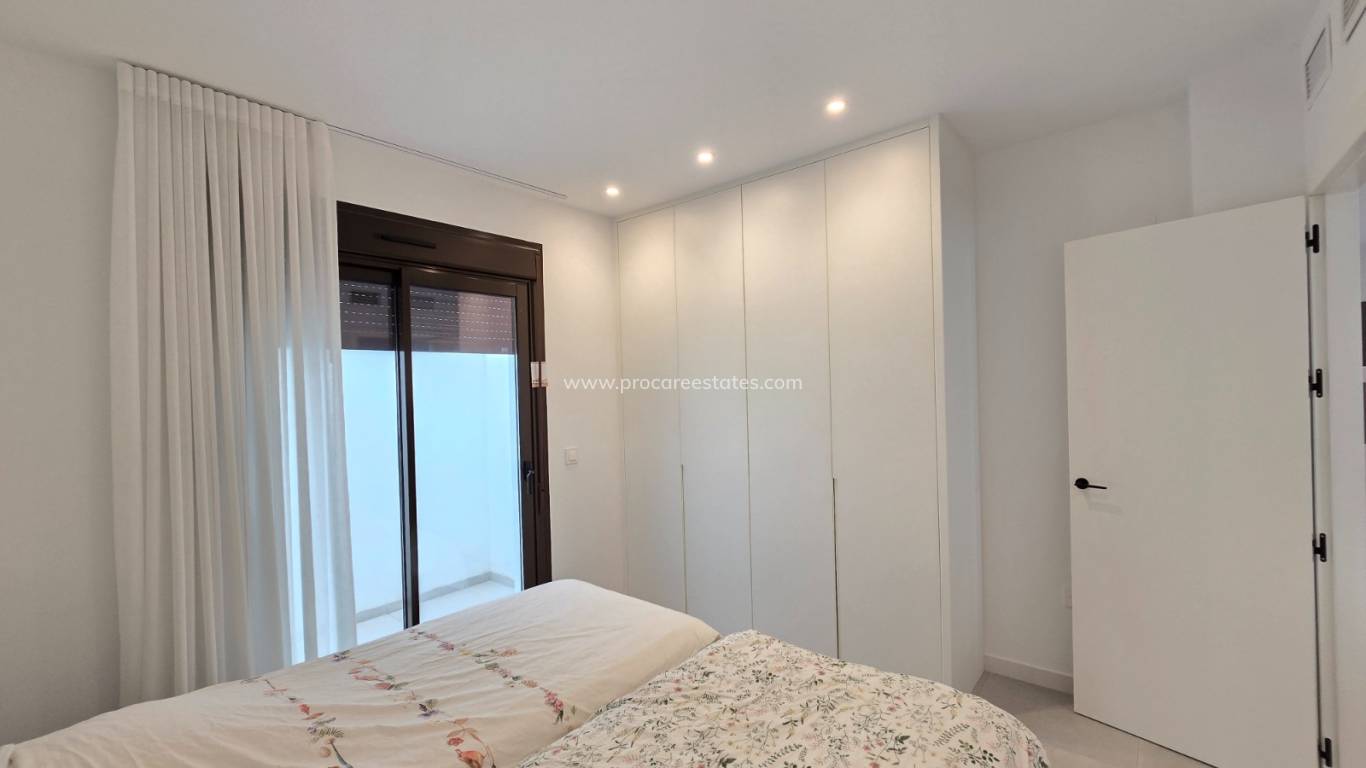 Resale - Apartment / Flat * - Pilar de la Horadada *