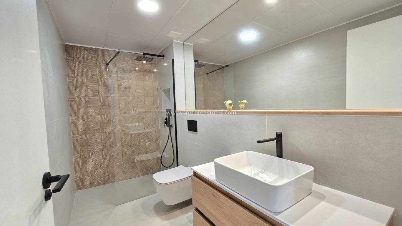 Resale - Apartment / Flat * - Pilar de la Horadada *