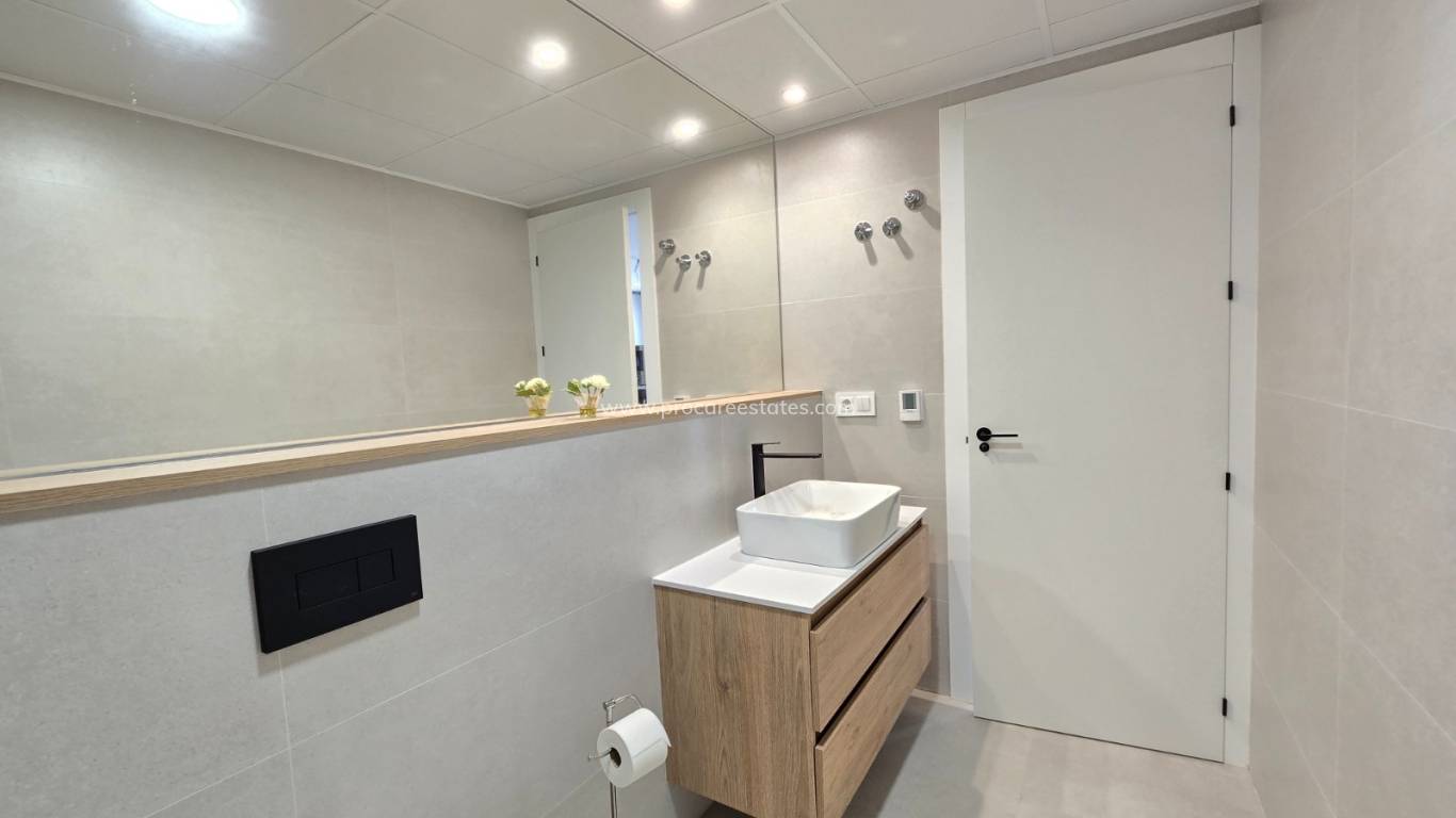 Resale - Apartment / Flat * - Pilar de la Horadada *