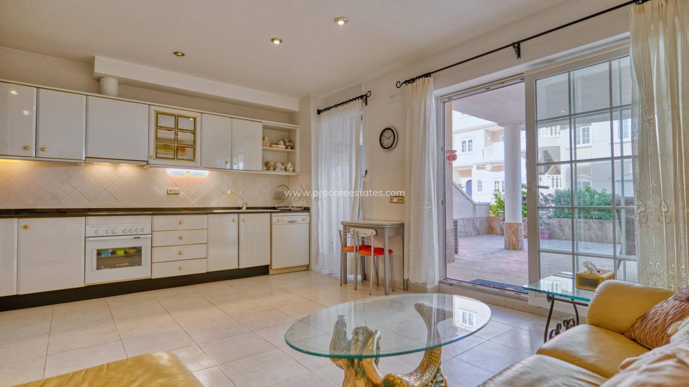 Resale - Apartment - Guardamar del Segura - Urbanizaciones