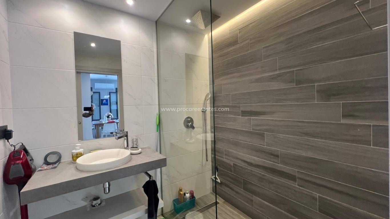 Resale - Apartment - Guardamar del Segura - Urbanizaciones