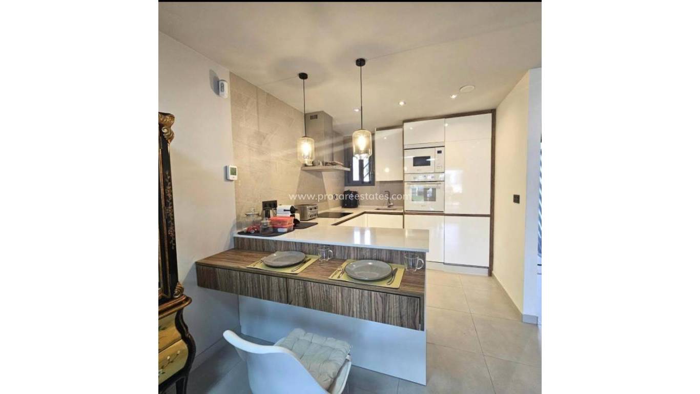Resale - Apartment - Guardamar del Segura - Urbanizaciones